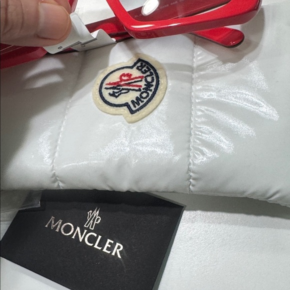 Moncler Bold Red Sunglasses Red - Picture 5 of 9